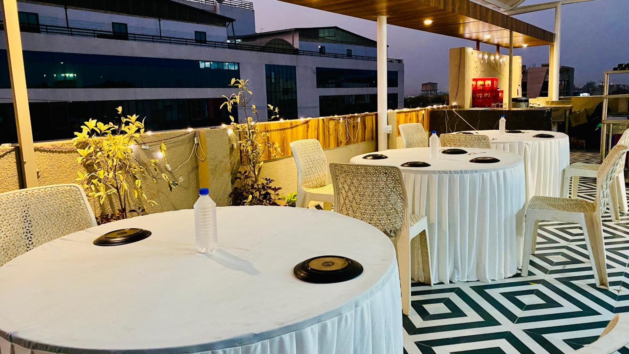 Hotel Aranyasutra Inaya, 인도르 외부 사진