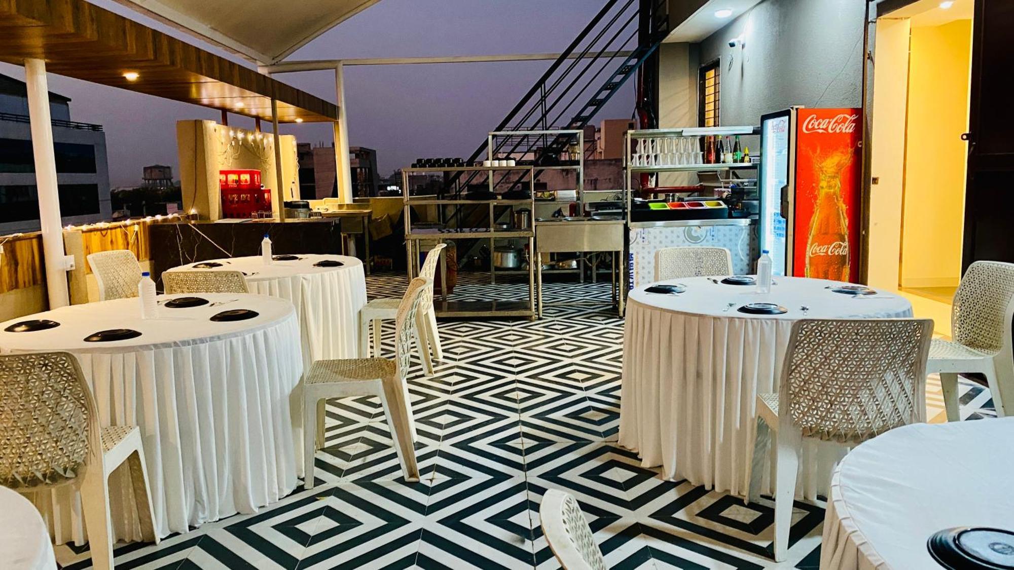 Hotel Aranyasutra Inaya, 인도르 외부 사진