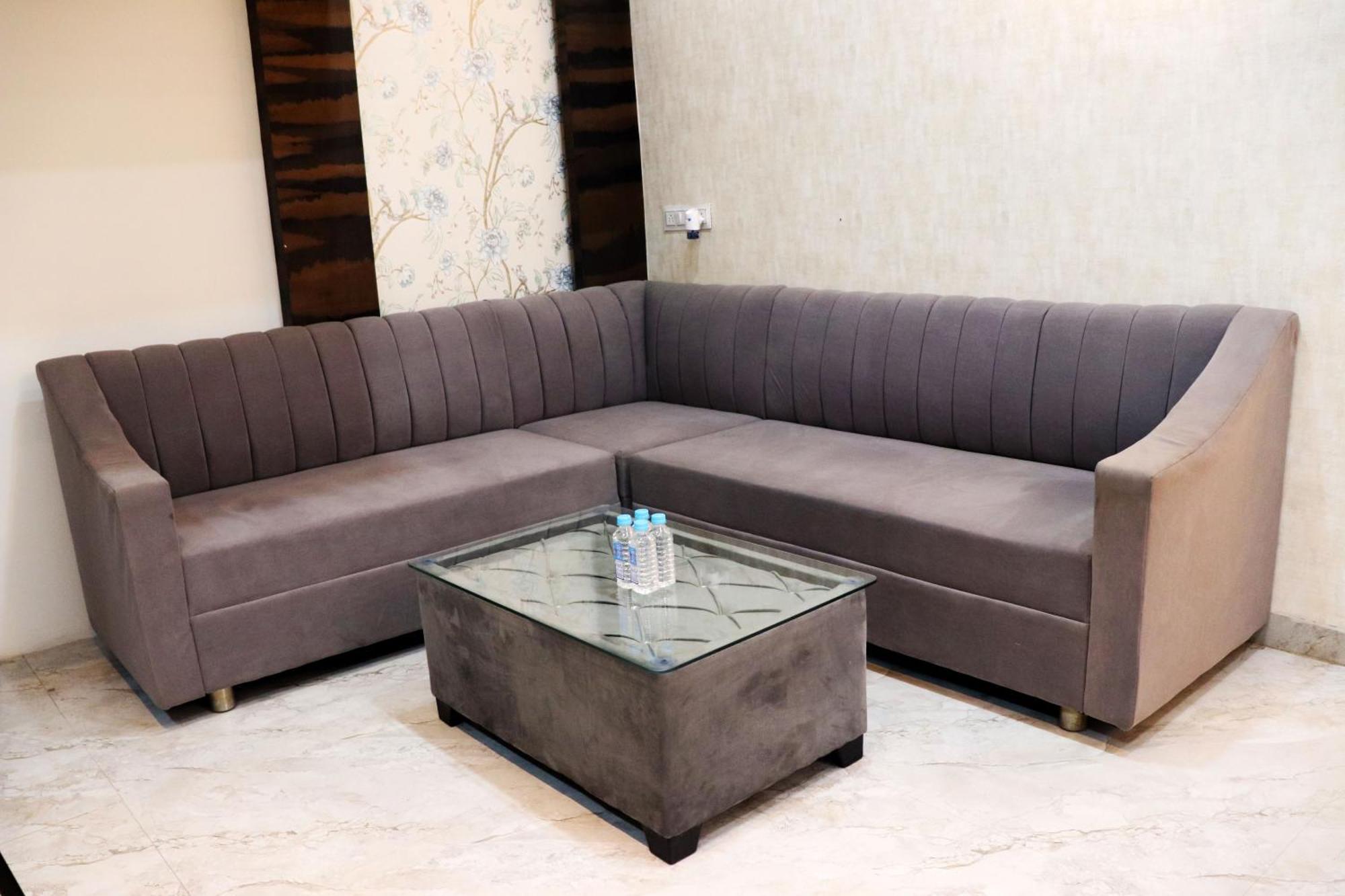 Hotel Aranyasutra Inaya, 인도르 외부 사진
