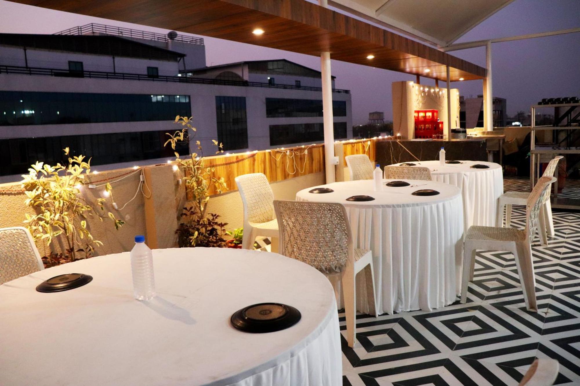 Hotel Aranyasutra Inaya, 인도르 외부 사진